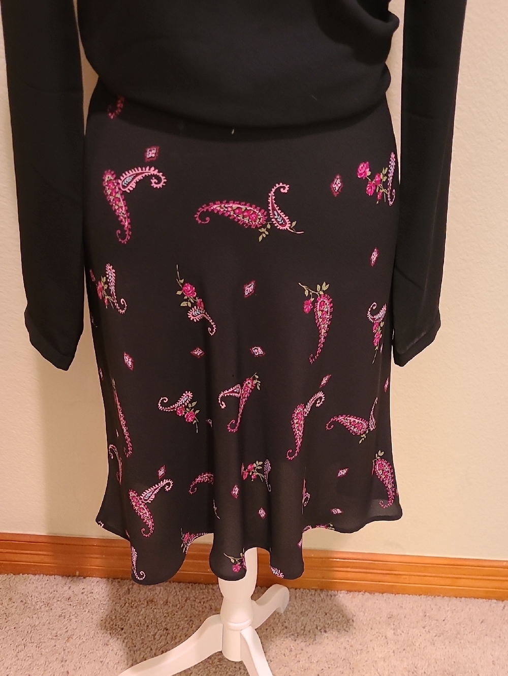 *Host Pick* Hillard & Hanson Black Skirt with Pink Paisley Print Size M